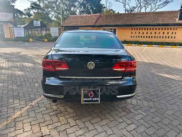 Volkswagen Passat 2012 Black