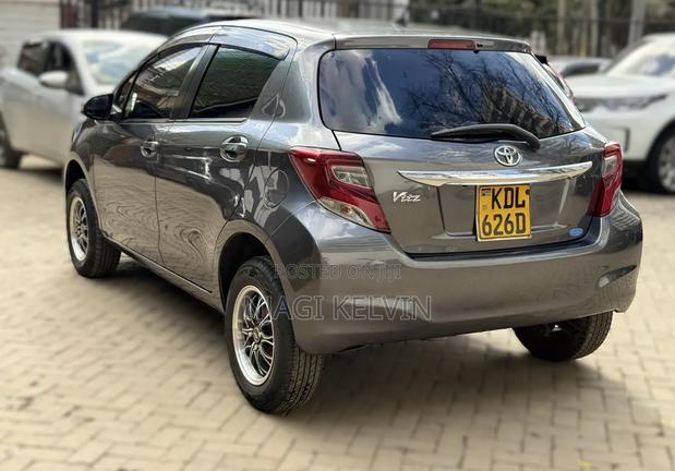 Toyota Vitz 2015 Gray