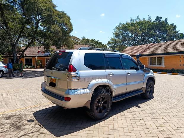 Toyota Land Cruiser Prado 2006 Silver
