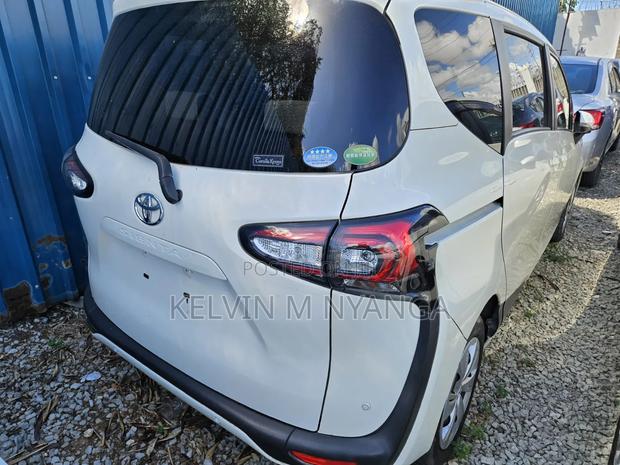 Toyota Sienta 2019 White