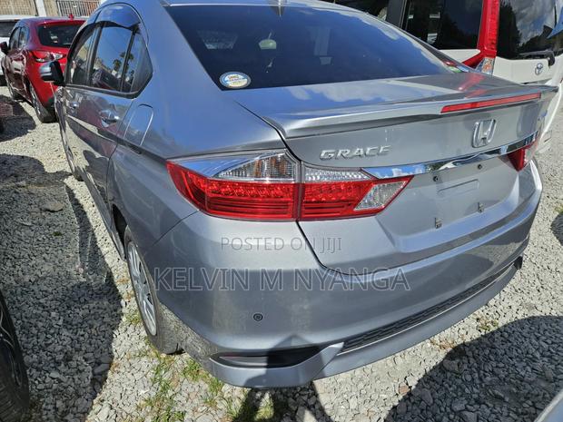 Honda Grace 2019 Silver