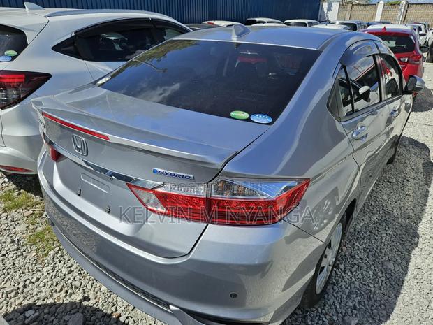 Honda Grace 2019 Silver