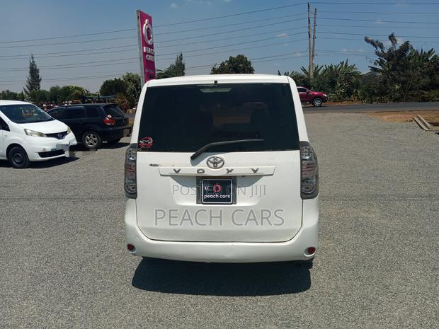 Toyota Voxy 2008 White