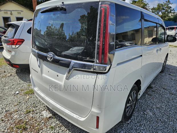 Toyota Esquire 2020 White