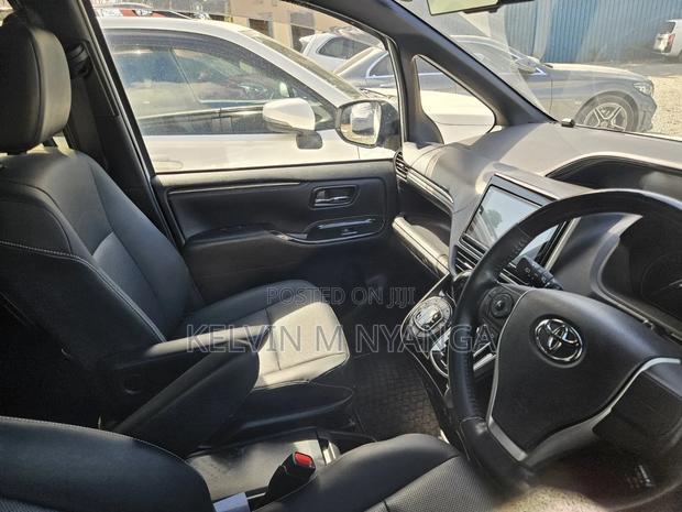 Toyota Esquire 2020 White