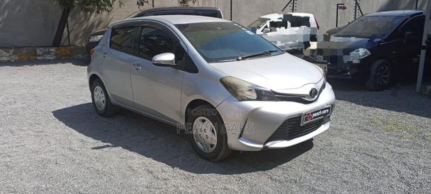 Toyota Vitz 2015 Silver