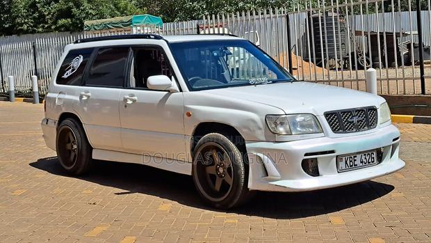 Subaru Forester 2001 White