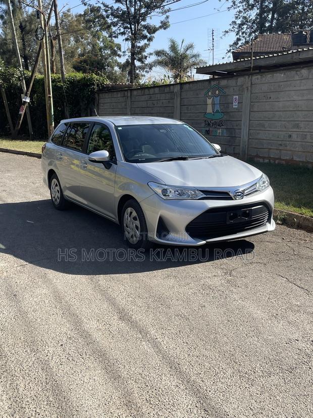 Toyota Corolla Fielder 1.5 Hybrid FWD 2020 Silver