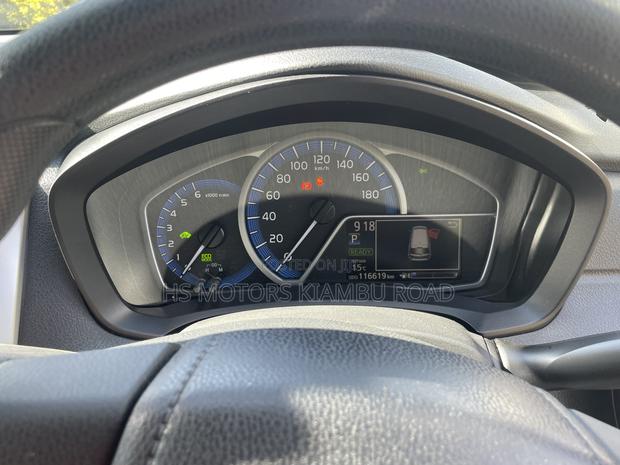 Toyota Corolla Fielder 1.5 Hybrid FWD 2020 Silver