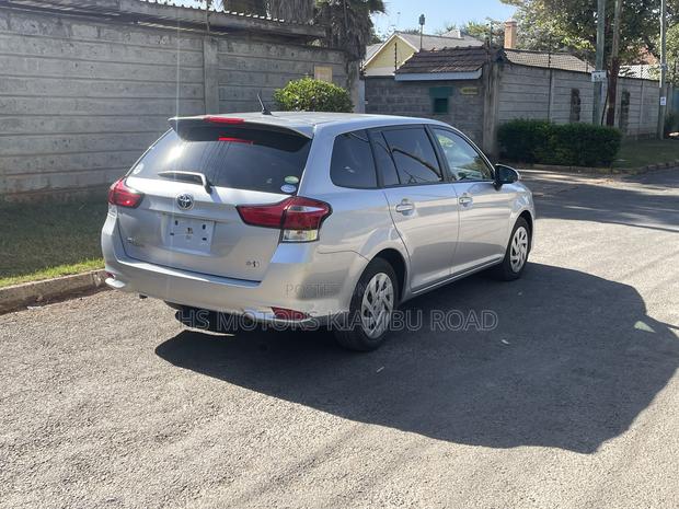 Toyota Corolla Fielder 1.5 Hybrid FWD 2020 Silver