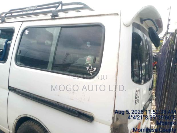 Nissan Caravan 2009 White