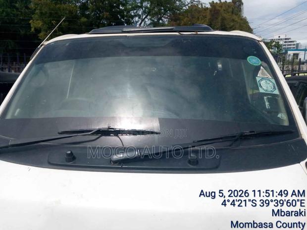 Nissan Caravan 2009 White
