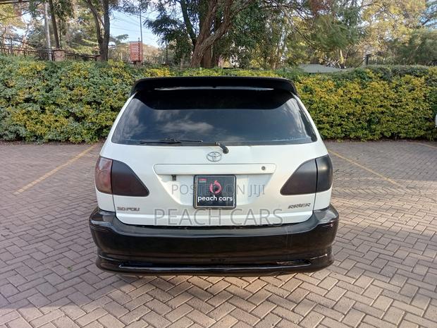Toyota Harrier 2000 White