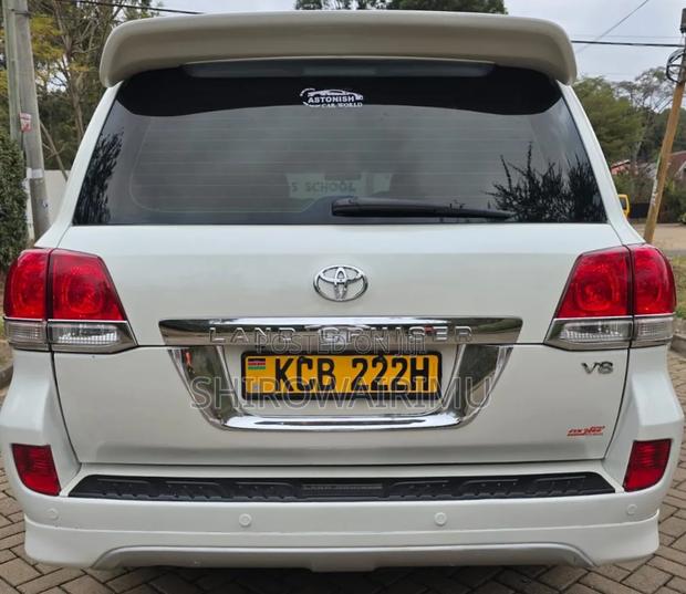Toyota Land Cruiser 2008 Off white