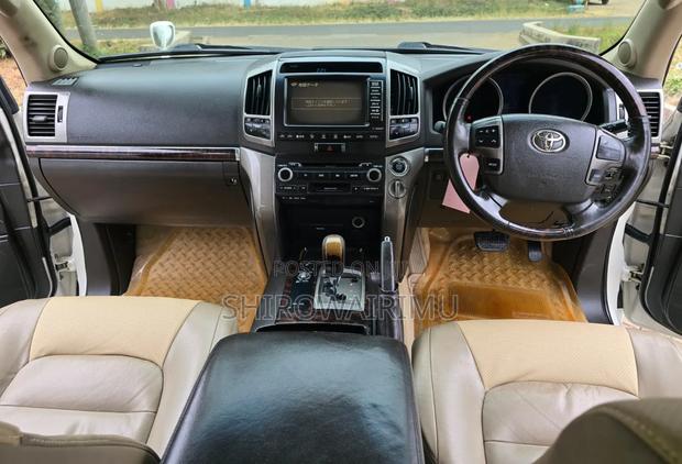 Toyota Land Cruiser 2008 Off white