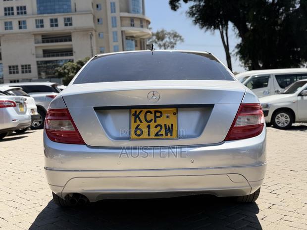 Mercedes-Benz C180 2011 Silver
