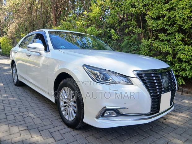 Toyota Crown 2016 Pearl