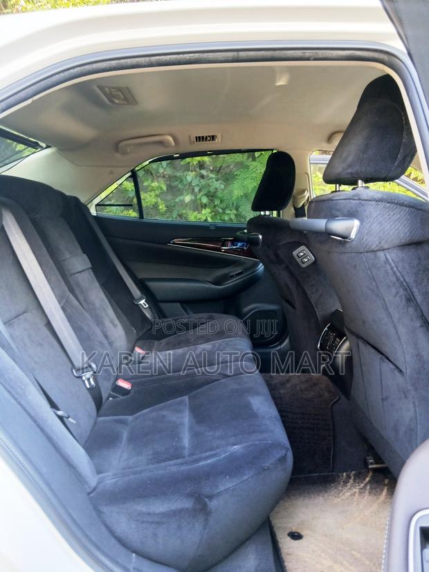 Toyota Crown 2016 Pearl