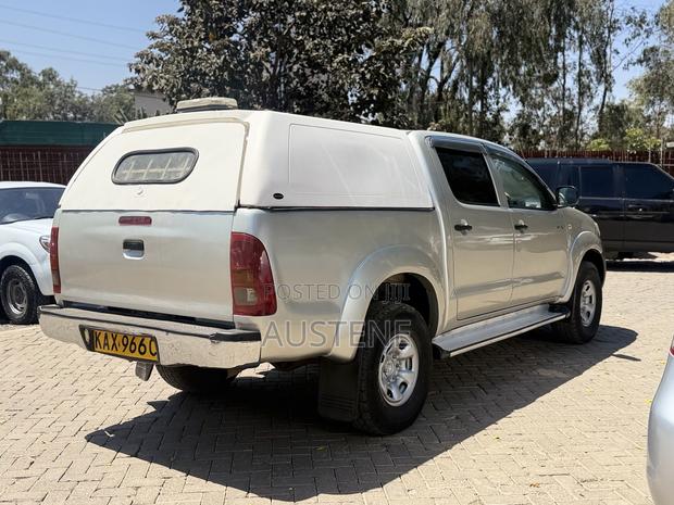 Toyota Hilux 2006 Silver