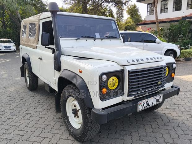 Land Rover Defender Puma 110 2.4 TD 2010 White