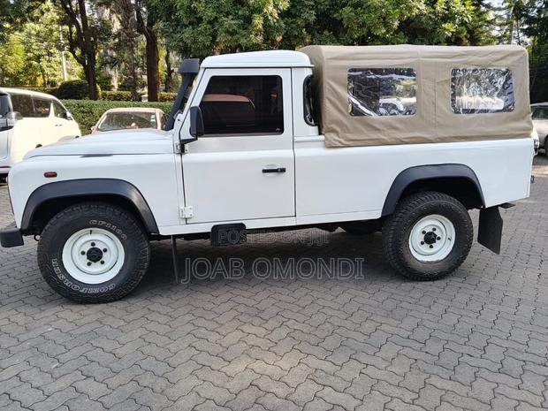 Land Rover Defender Puma 110 2.4 TD 2010 White