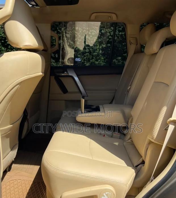 Toyota Land Cruiser Prado 2016 Gold