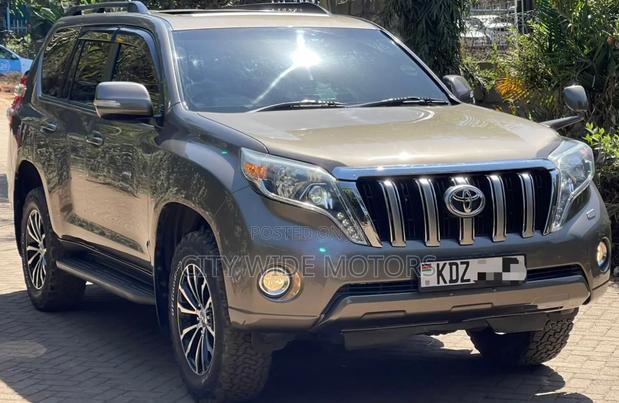 Toyota Land Cruiser Prado 2016 Gold