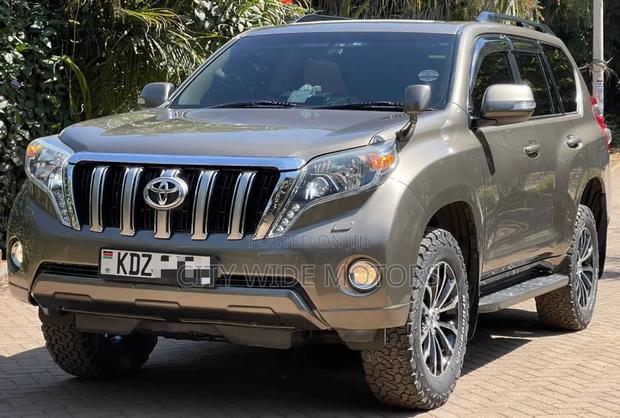 Toyota Land Cruiser Prado 2016 Gold