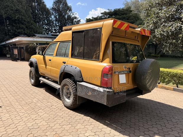 Nissan Patrol 2008 Orange