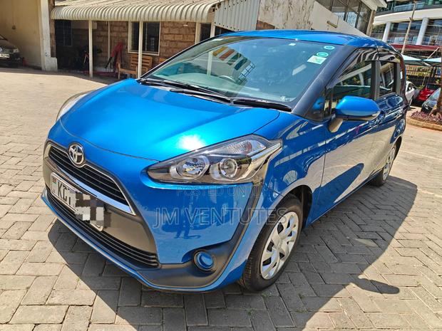 Toyota Sienta 2018 Blue