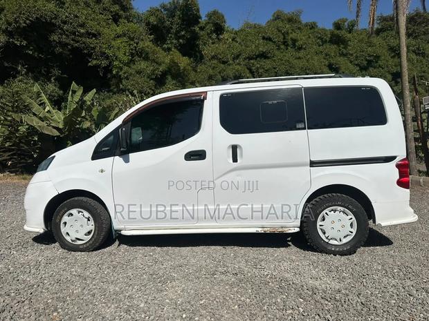 Nissan NV1500 2014 White
