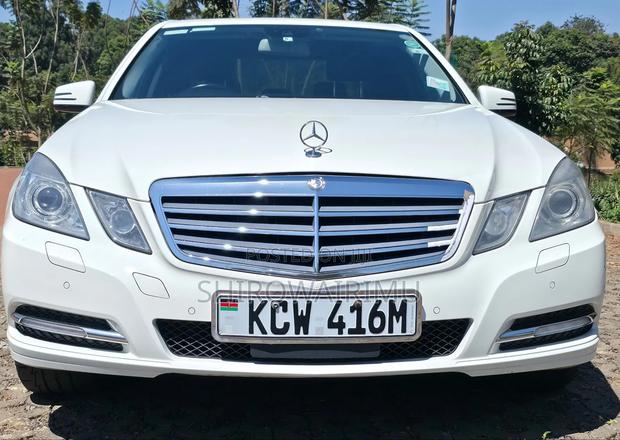 Mercedes-Benz E250 2012 Off white