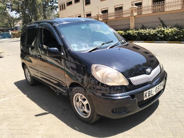 Toyota Fun Cargo 2004 Black