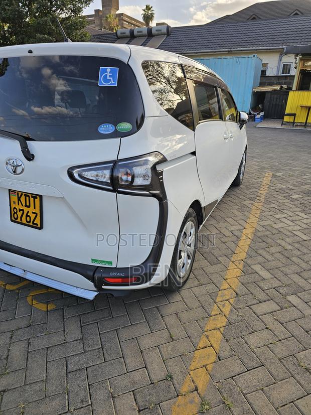 Toyota Sienta 1.5 FWD 2019 White