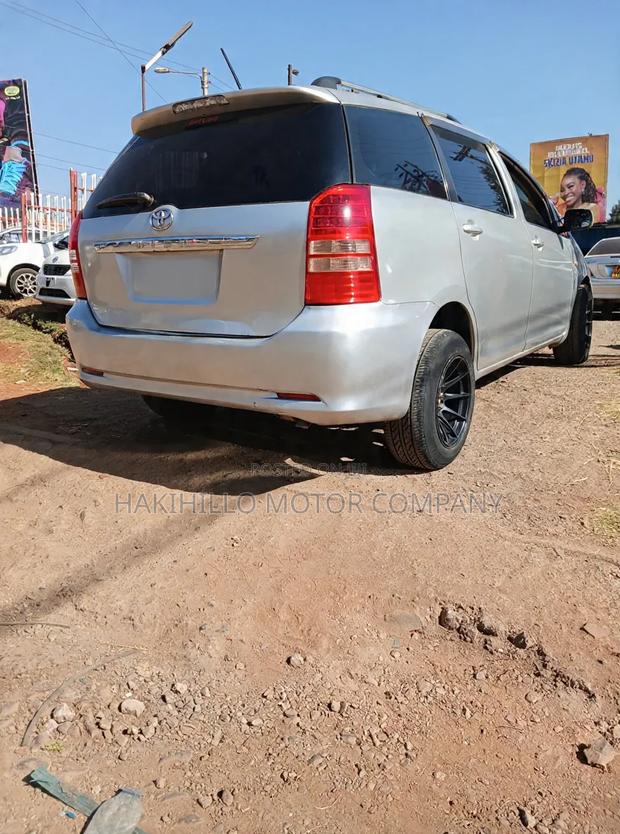 Toyota Wish 2005 Silver