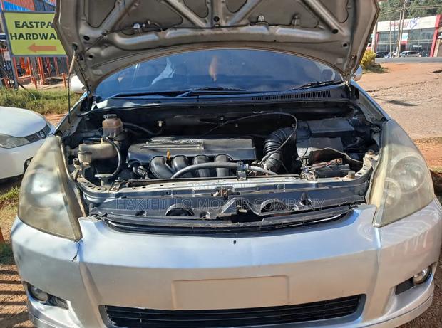 Toyota Wish 2005 Silver