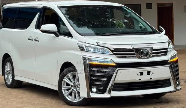 Toyota Vellfire 2019 White