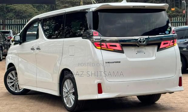 Toyota Vellfire 2019 White