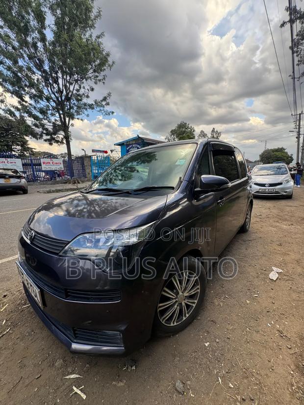 Toyota Spade 2013 Black