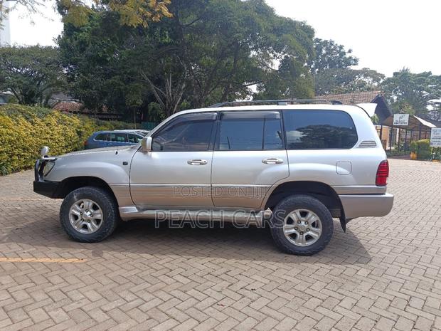 Toyota Land Cruiser 2003 Silver