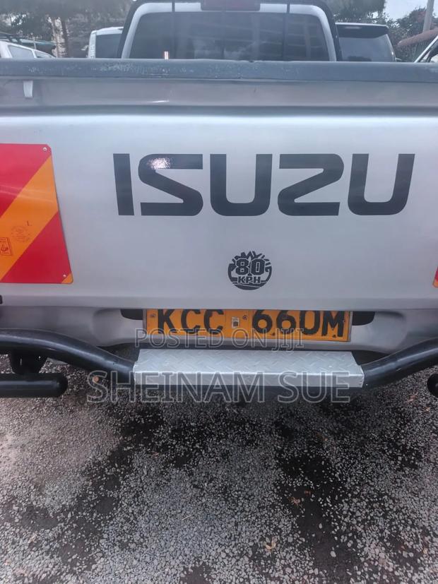 Isuzu D-MAX 2014 Silver