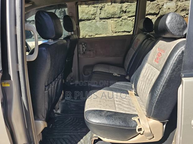 Toyota Noah 2006 Silver