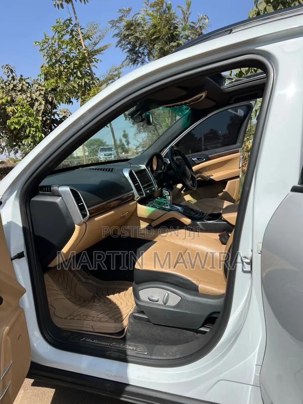 Porsche Cayenne 2014 White