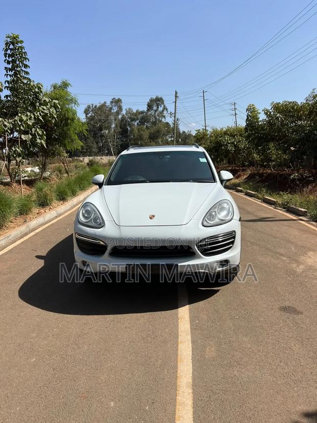 Porsche Cayenne 2014 White