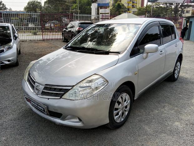 Nissan Tiida 2009 Silver