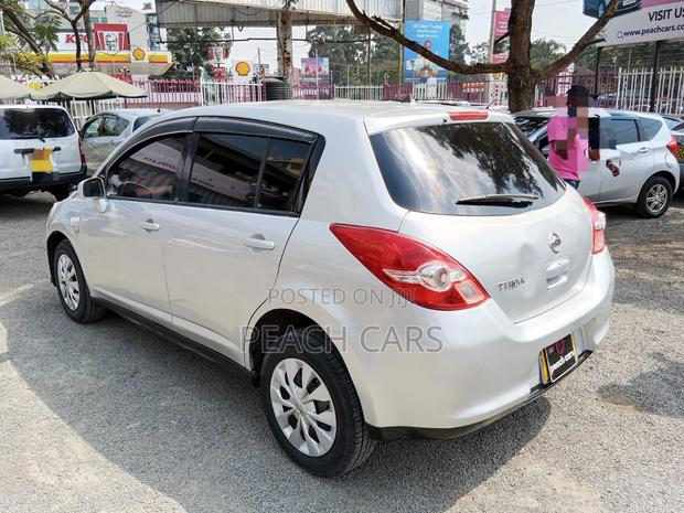 Nissan Tiida 2009 Silver
