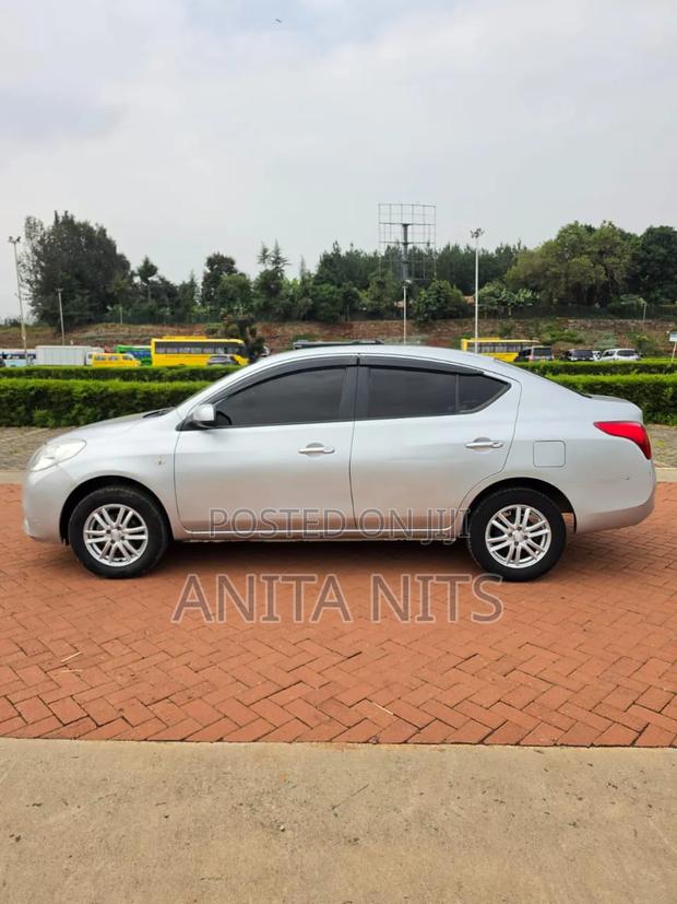 Nissan Latio 2014 Silver