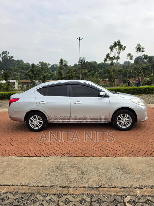 Nissan Latio 2014 Silver