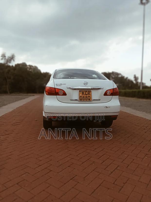 Nissan Bluebird 2012 White