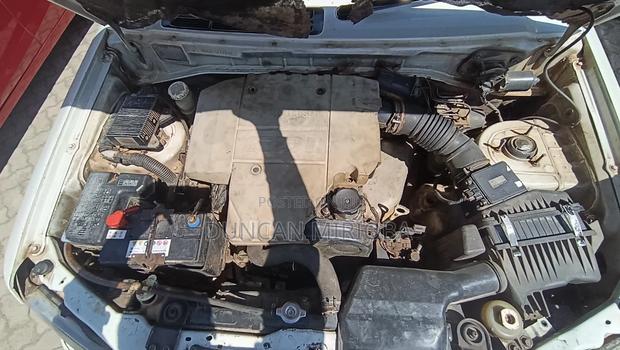 Mitsubishi Pajero 2002 White